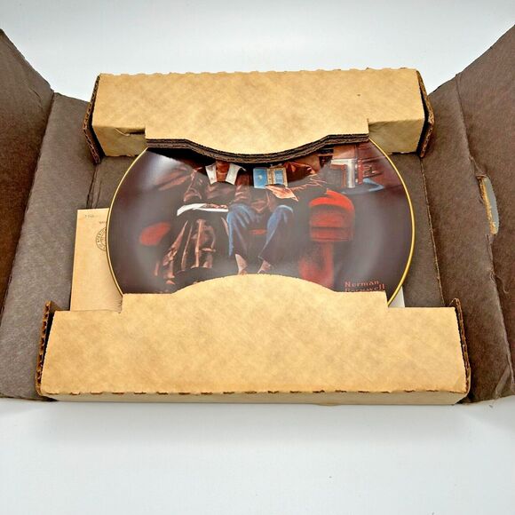 VINTAGE Knowles Norman Rockwell “Evening’s Ease” 8" Wall Plate 1985 w/ Box & COA - Picture 9 of 11
